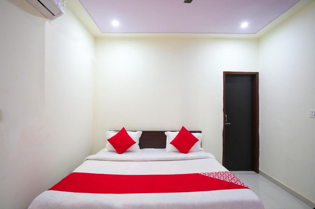 Hotel Oyo Flagship 62980 Shiva Residency Garhi Harsaru Exterior foto