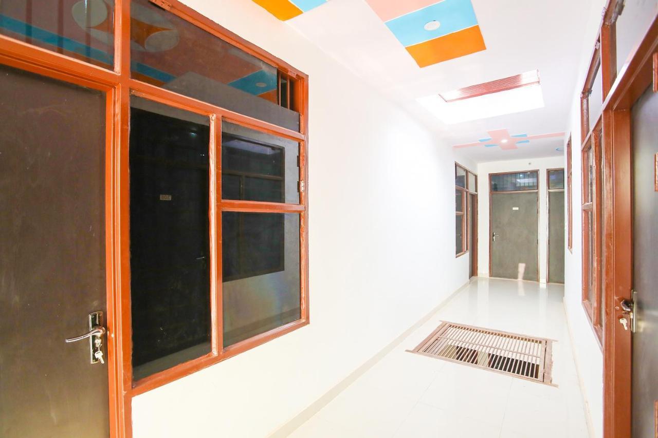 Hotel Oyo Flagship 62980 Shiva Residency Garhi Harsaru Exterior foto